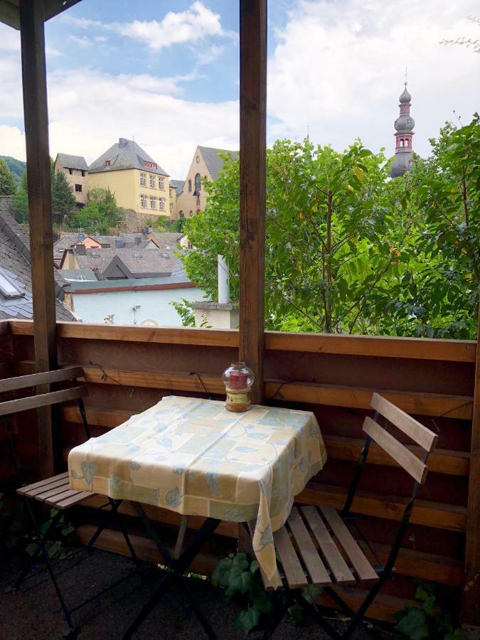 Отель Zum Froehlichen Weinberg Кохем Экстерьер фото