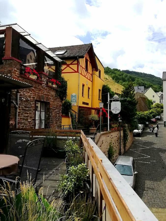 Отель Zum Froehlichen Weinberg Кохем Экстерьер фото